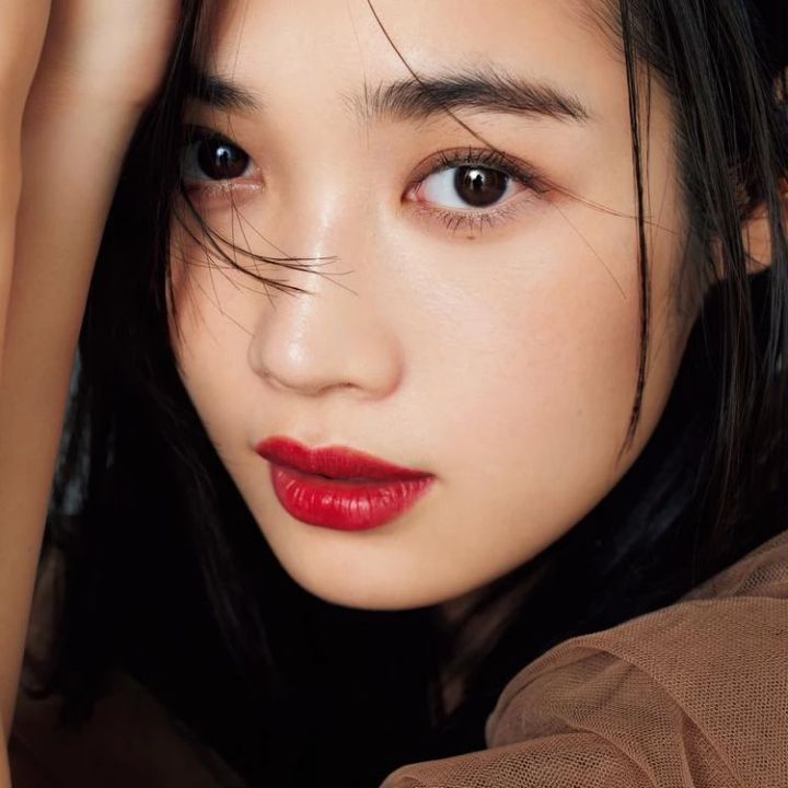 シャネル ルージュ アリュール ヴェルヴェットの人気色：54 パラドクサル