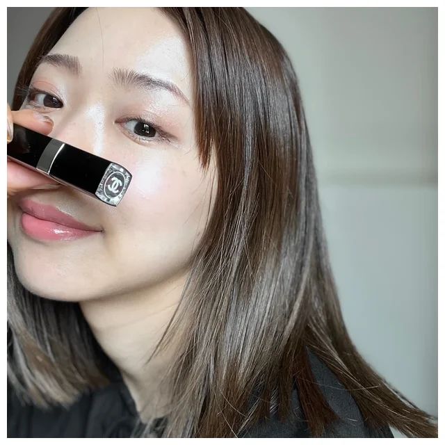 シャネル ルージュ ココ ブルームの人気色：110 シャンス ドゥ シャネル スウォッチ