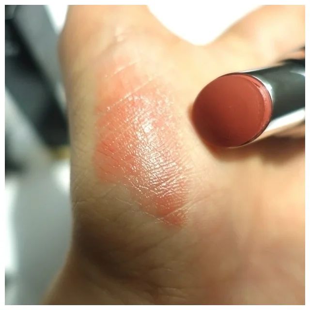 シャネル ルージュ ココ ブルームの人気色：110 シャンス ドゥ シャネル スウォッチ