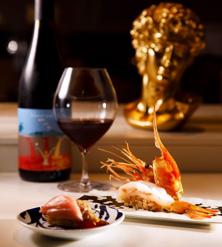 表参道『寿司とワイン オモテサンドリア』の「まぐろ三重奏」、「ぼたん海老と大人のかっぱえびせん」