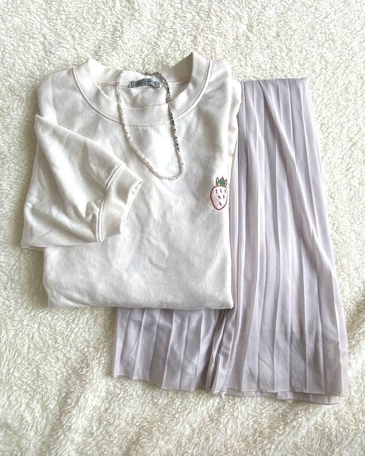 画像: シフォンスカートと