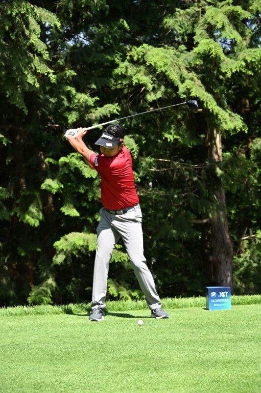 ドライバーを飛ばす！初優勝した男子プロ3人のスイングから学ぶ