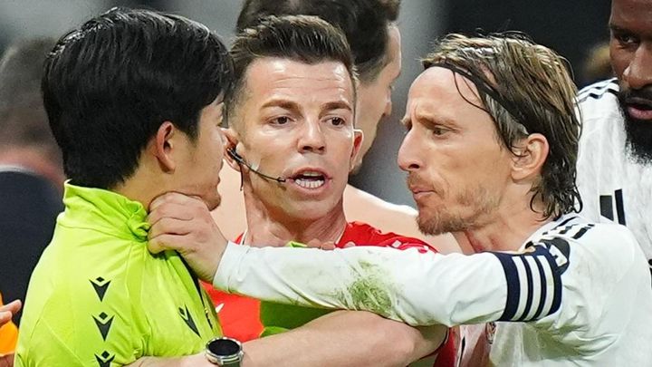 久保建英、古巣の世界的スター軍団と激闘！39歳ベテランに首を掴まれるシーンも