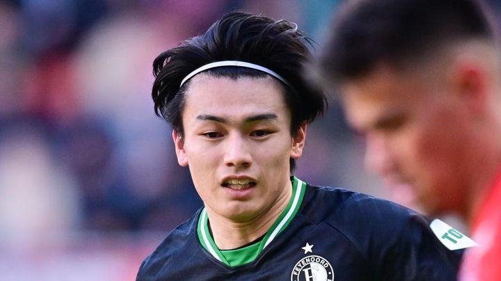 日本代表を負傷離脱した26歳エースFWに朗報！オランダ名門監督が注目発言「練習を見たが…」