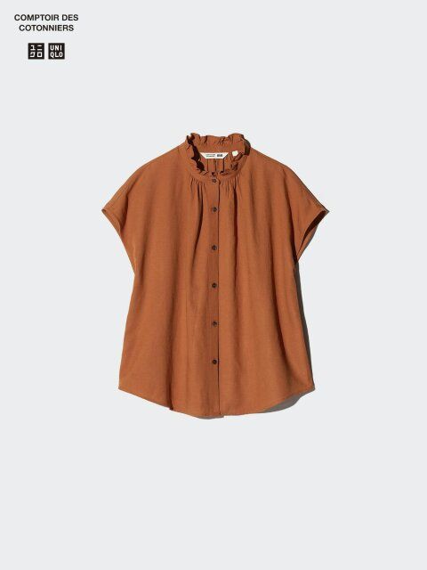 ユニクロのリネンブレンドフリルブラウス