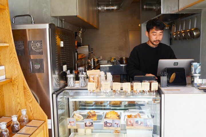鎌倉の街歩きでひと休み♪自家焙煎のコーヒーをブレンドしたソフトクリームを楽しむ「THE GOOD GOODIES EAST」