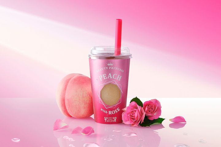 ピーチ withローズ。長野県産ピーチピューレをふんだんに使用し、国産ローズの花のエキスをブレンド。安らぎ感をもたらすローズエキスは女性にぴったり。ピーチ果肉入り。