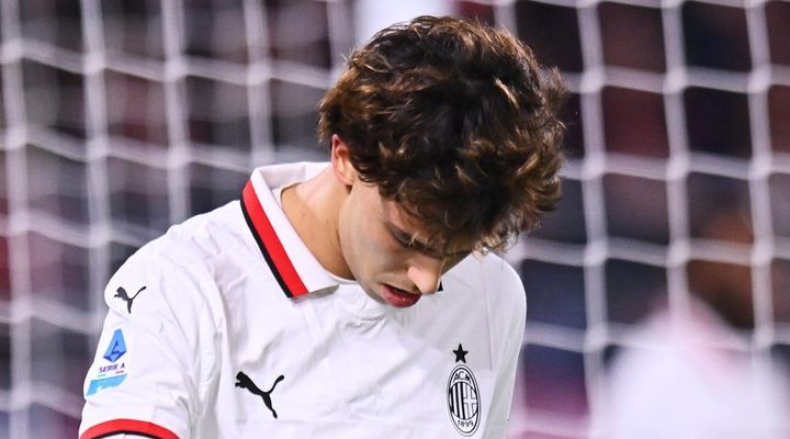 「パス出せ、俺たちはメッシじゃねぇ」低迷中の名門チームでスター選手が味方に公開説教される