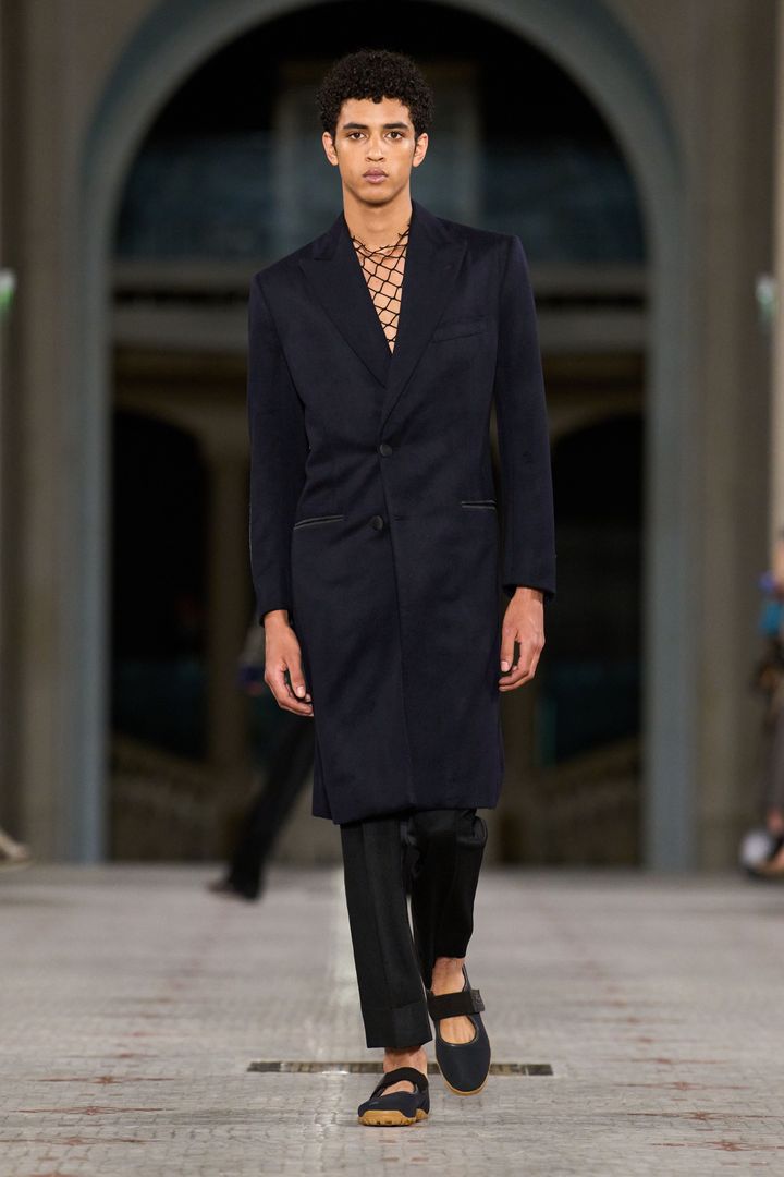 ウェールズ・ボナー 2025年春夏メンズコレクションより。