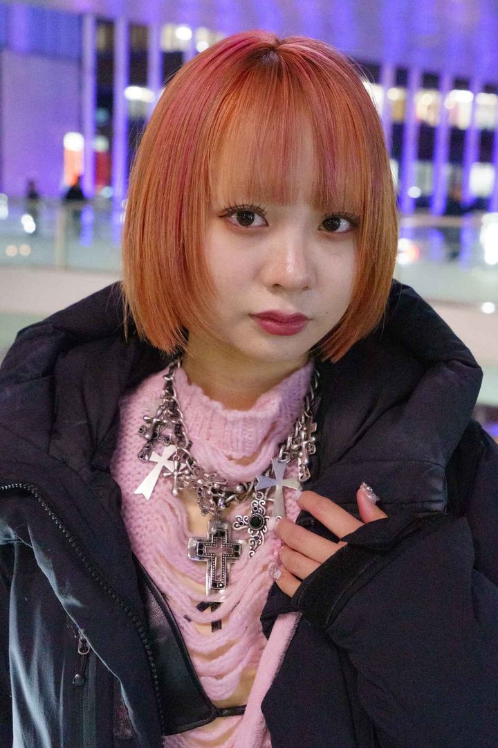 画像3: 派手目のカラーでも浮かない、全身のデザイントーンを合わせたスタイリング