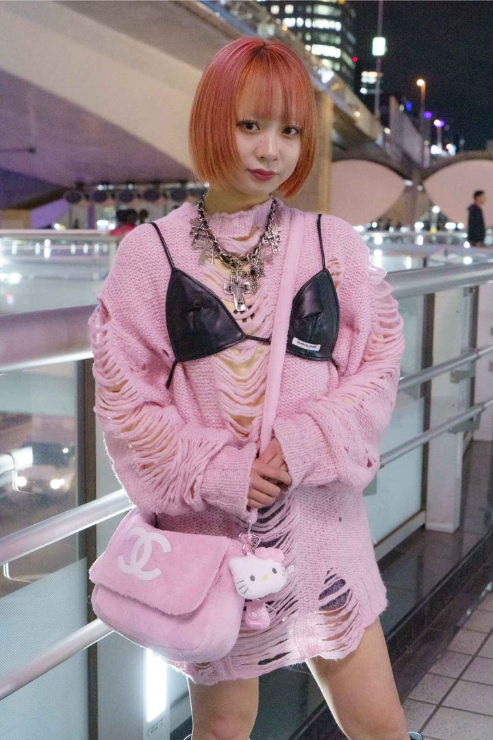 画像4: 派手目のカラーでも浮かない、全身のデザイントーンを合わせたスタイリング