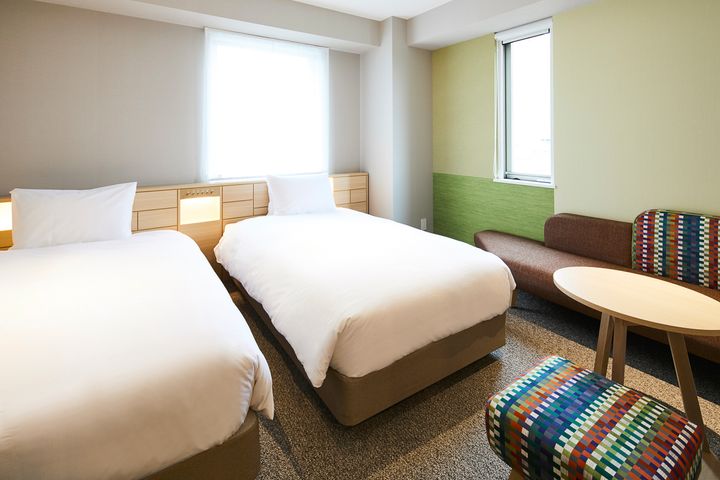 「コーナー ツインルーム」（1泊2名利用時の1名あたり料金 1万円～／23㎡・定員2名）