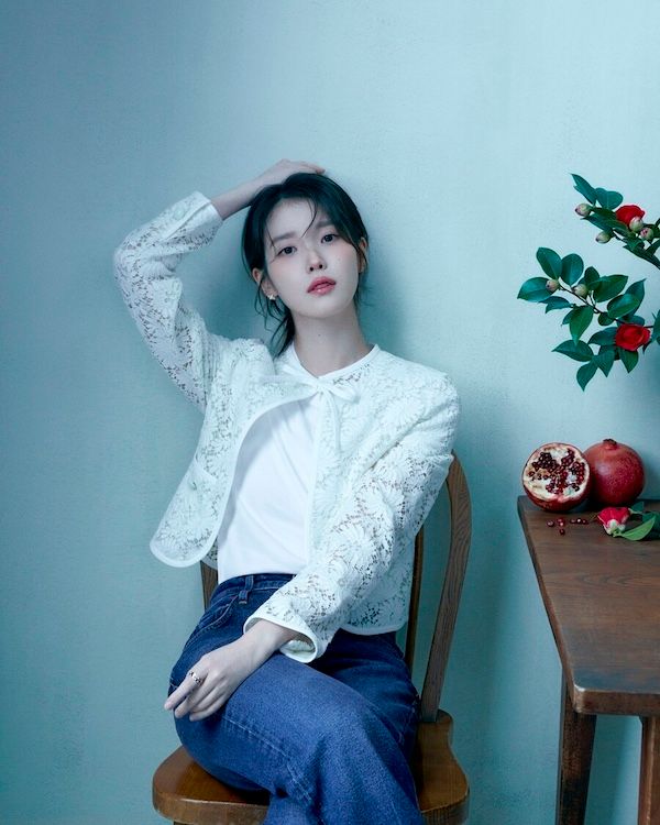 IU