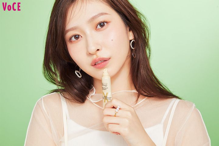 【元Juice=Juice 植村あかり】の一軍メイクコスメ。“ビジュ100点”と言われる美貌を支えるアイテム大公開