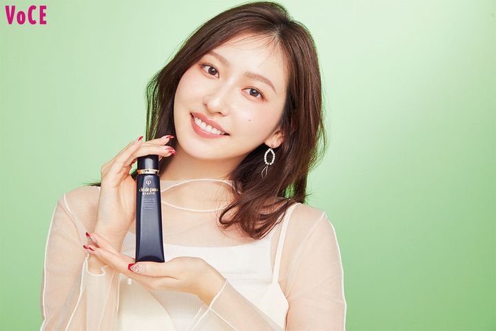 【元Juice=Juice 植村あかり】の一軍メイクコスメ。“ビジュ100点”と言われる美貌を支えるアイテム大公開