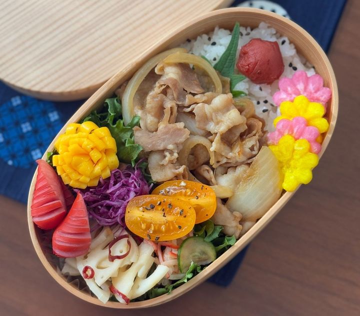 「オレンジページnet」では、お弁当に特化したブログを更新中。3年間続けた長男へのお弁当作りを経て、現在は父親と夫、次男のお弁当を作る日々という、moo_obentoさん。