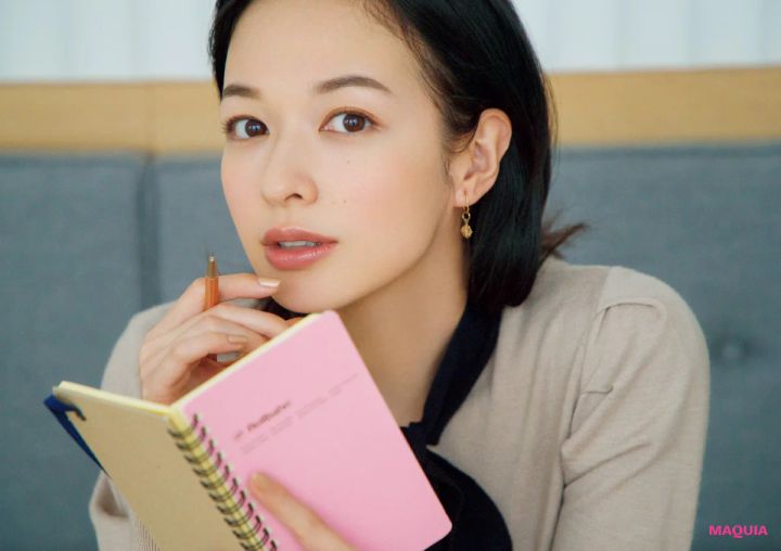 初対面で信頼感を高めるならストレート眉が◎。千吉良恵子さんが教える好感度メイク_5