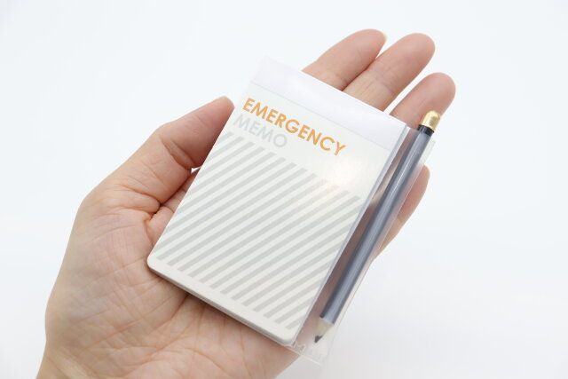 キャンドゥ緊急用メモシールコンパクト