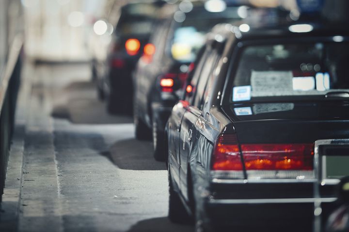 タクシーの色、何色を思い浮かべる？