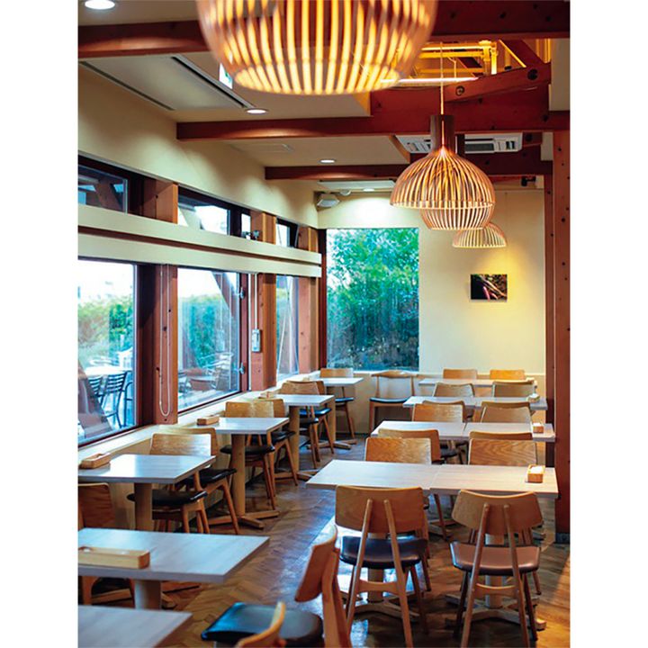 店内はゆったりとした空間