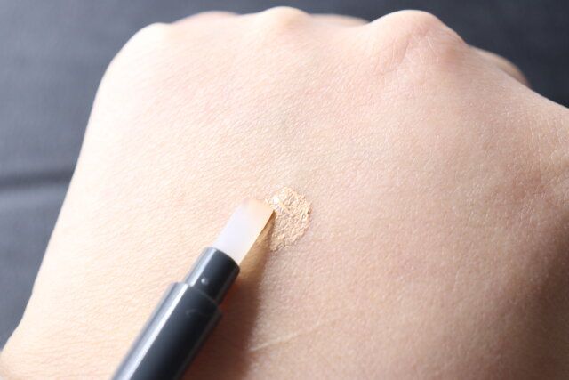 ダイソーのピンポイントで狙えるコンシーラー用チップ