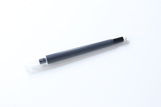 ダイソーの2WAY仕様のコンシーラー用チップ