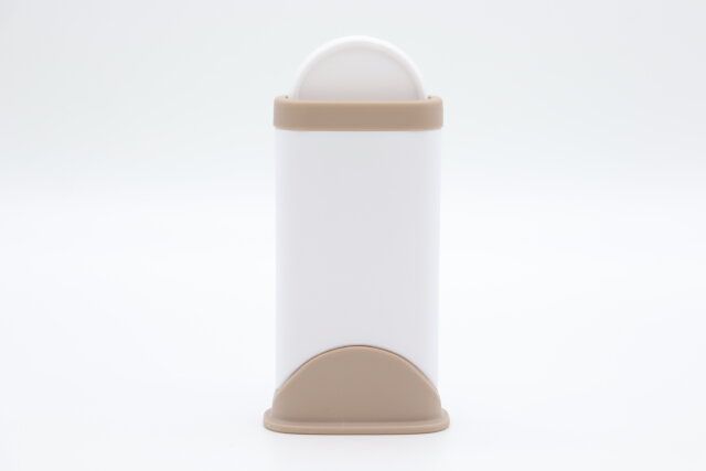 キャンドゥのホコリ取りブラシ 携帯用は自立する