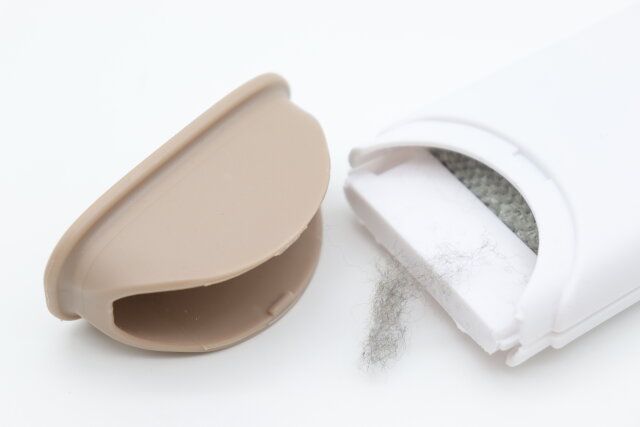 キャンドゥのホコリ取りブラシ 携帯用はお手入れ簡単