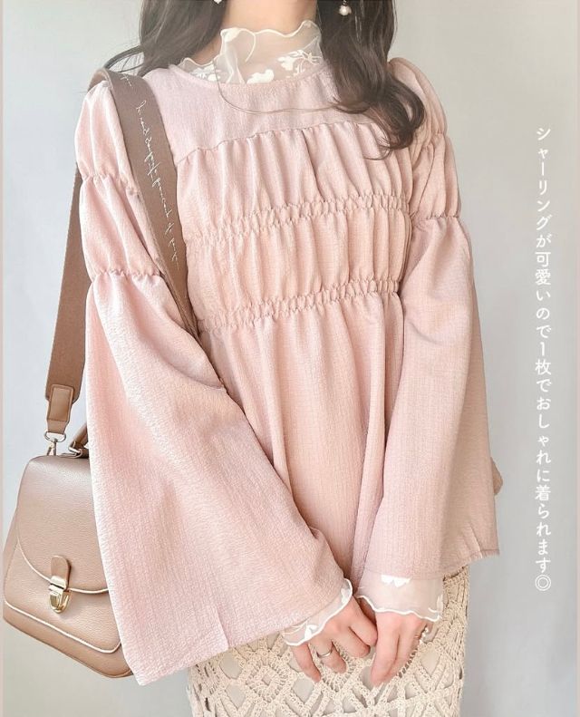 フレアスリーブブラウス