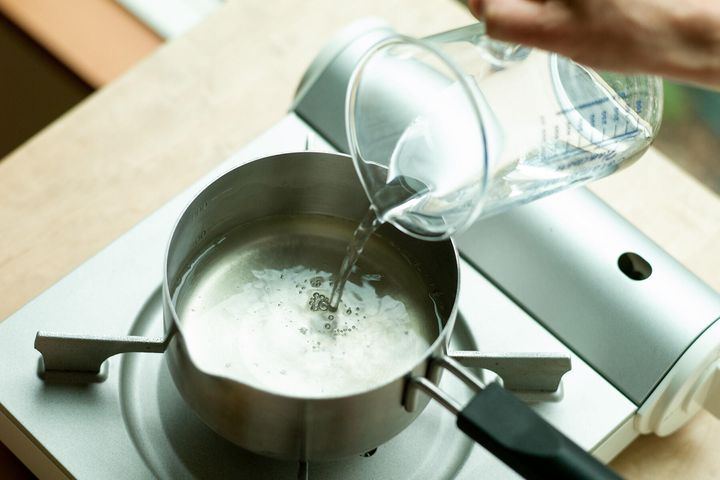 残りの水を加える