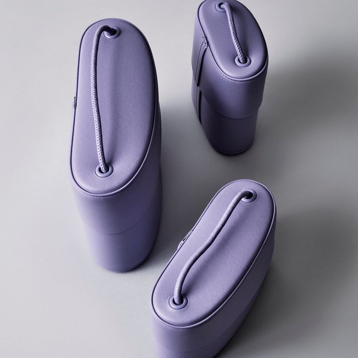 《GOOD GOODS ISSEY MIYAKE》に斬新なアイデアから生まれたバッグが新登場！曲げわっぱに着想を得た新シリーズ「BENT」