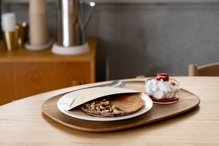 「オリジナルストロープワッフル チョコレート＆ナッツ（自家製ジャム＆ホイップ付き）」1530円