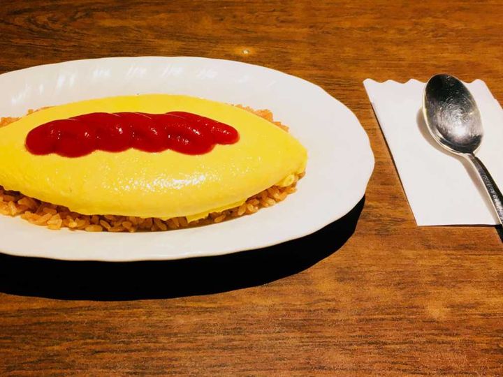 オムライス1800円（ドリンク付き、11時～）