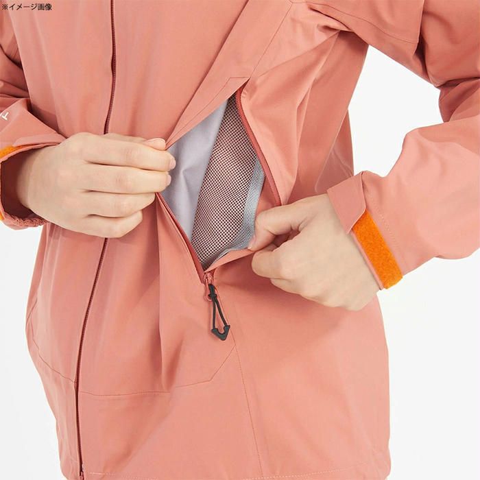 ベンチレーション機能付きのウインドブレーカー