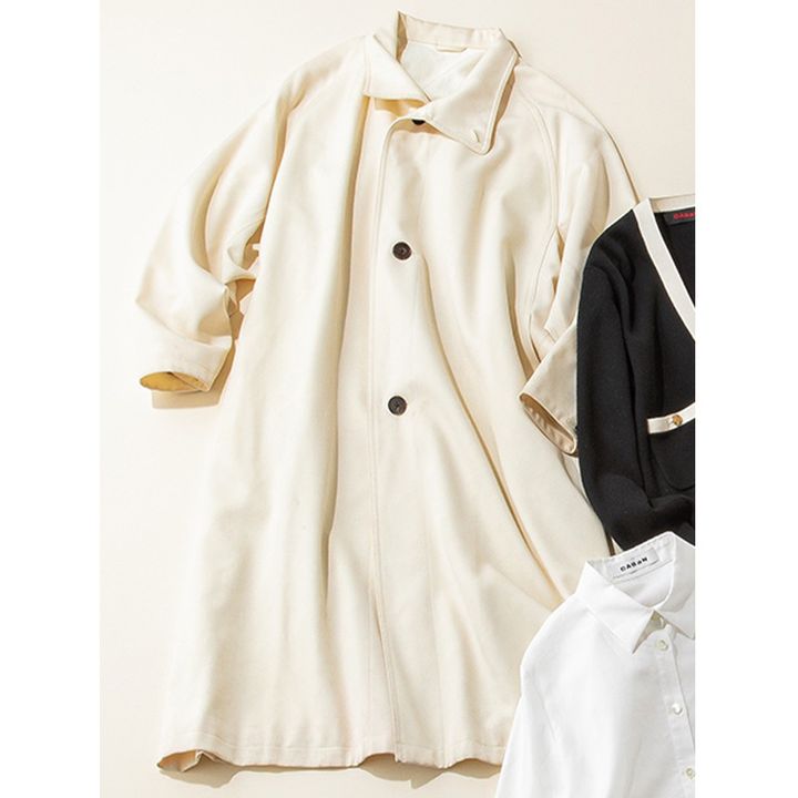 キャバンの白アウター