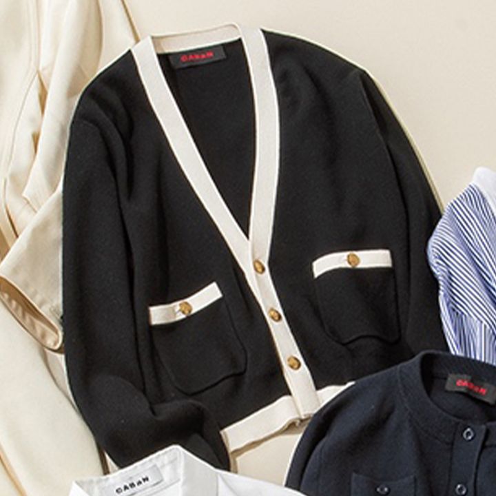 キャバンのバイカラーのVネックカーディガン