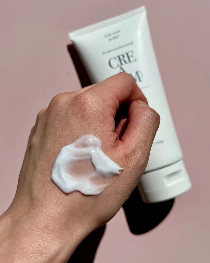 Her lip to BEAUTY SENSUAL RICH BODY CREAM -ROSE BLANCHE- スウォッチ