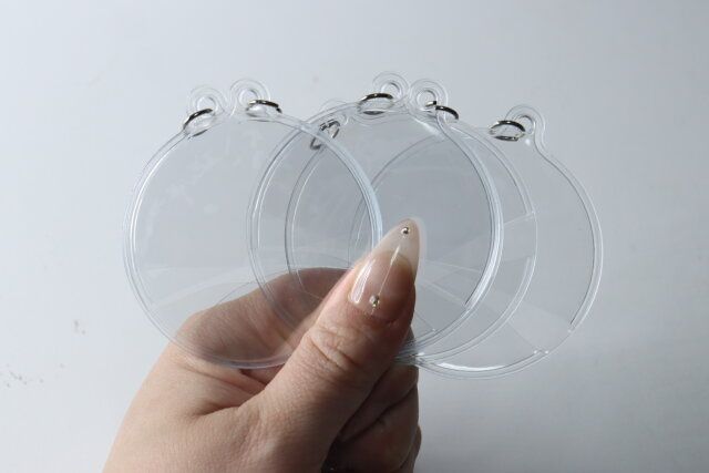 セリアのコスパ抜群なリング付き缶バッジカバー