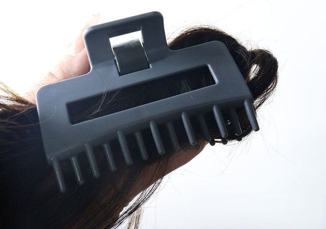 トリートメントコームつきヘアクリップ 髪留め
