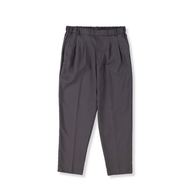 しまむらのタックパンツ