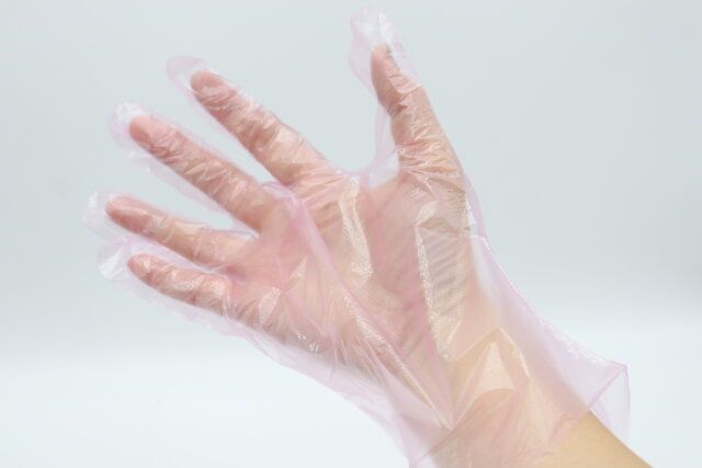 ダイソーのカラーポリエチレン手袋は衛生的かつ安全に使える