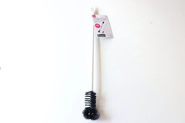 ダイソーのしなやかロングブラシ（ボトルの底がしっかり洗える）のパッケージ