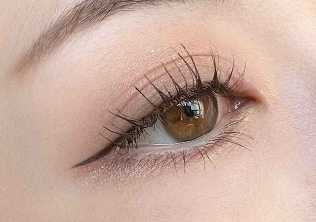 アイラインを引く位置に注意！