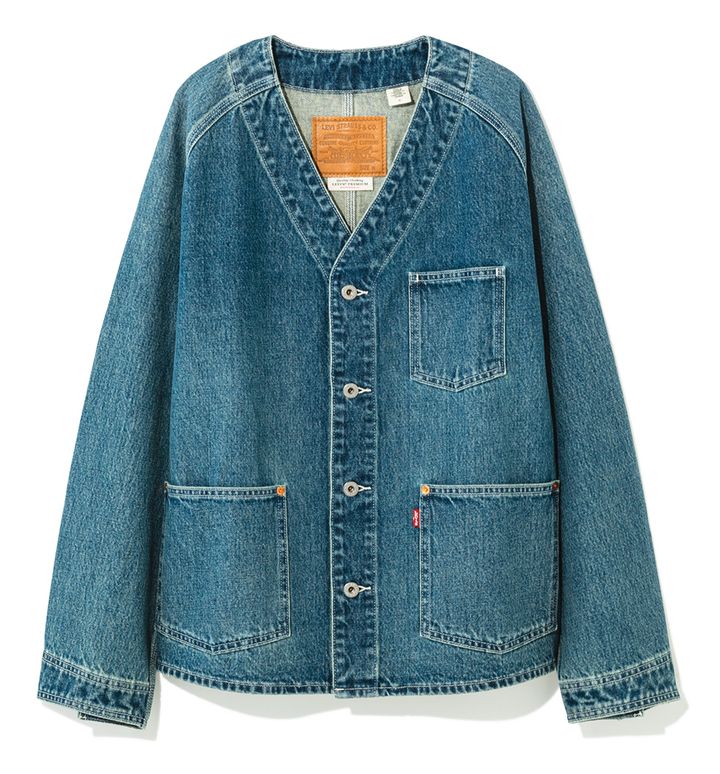 ラフに羽織るだけでこなれ感アップ。『リーバイス』の別注カーディガン。