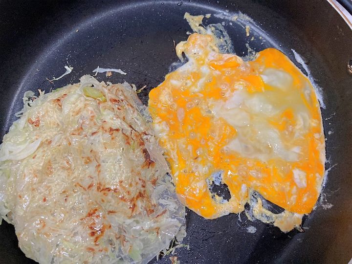 目玉焼きを焼く