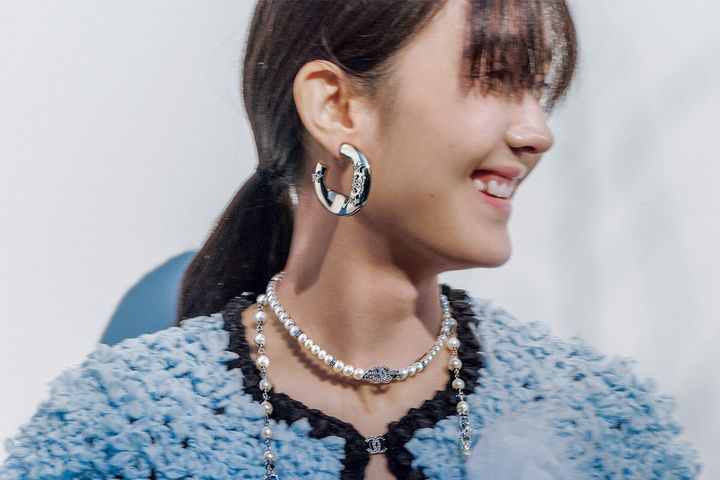 【シャネル編】この春狙いたい、喜びを刺激するコスチュームジュエリーたち。