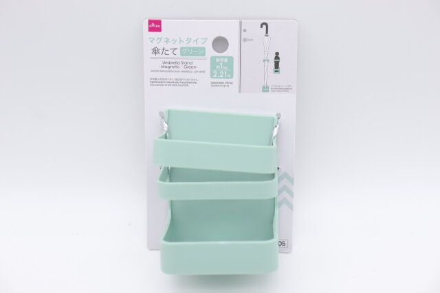 ダイソーの傘たて（マグネットタイプ、グリーン）1