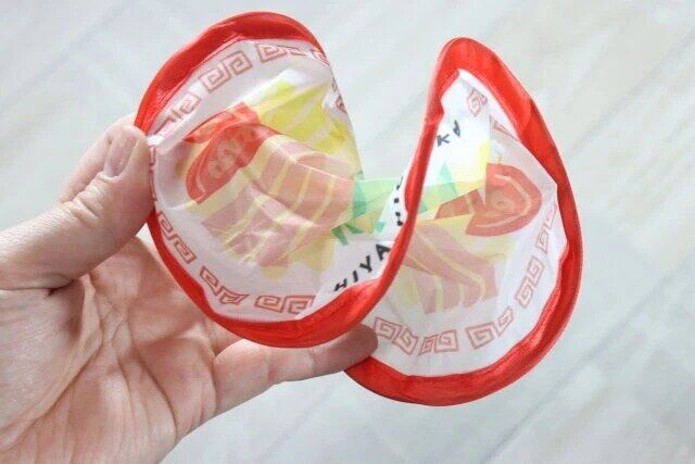 ダイソーの折りたたみうちわ2