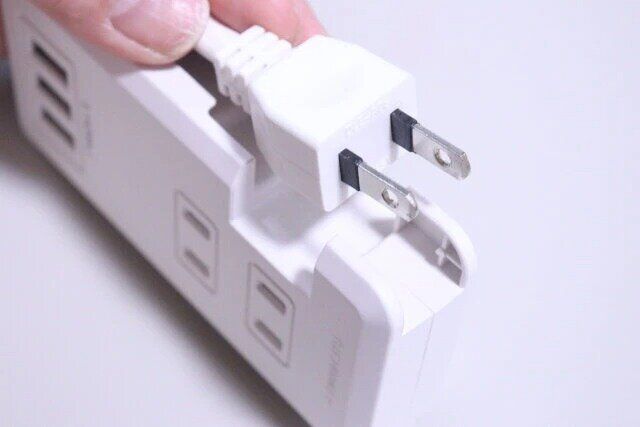 ダイソーの2コンセントタップコード2