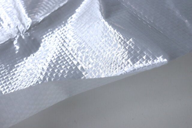 ダイソーコンパクトレジャーシート素材